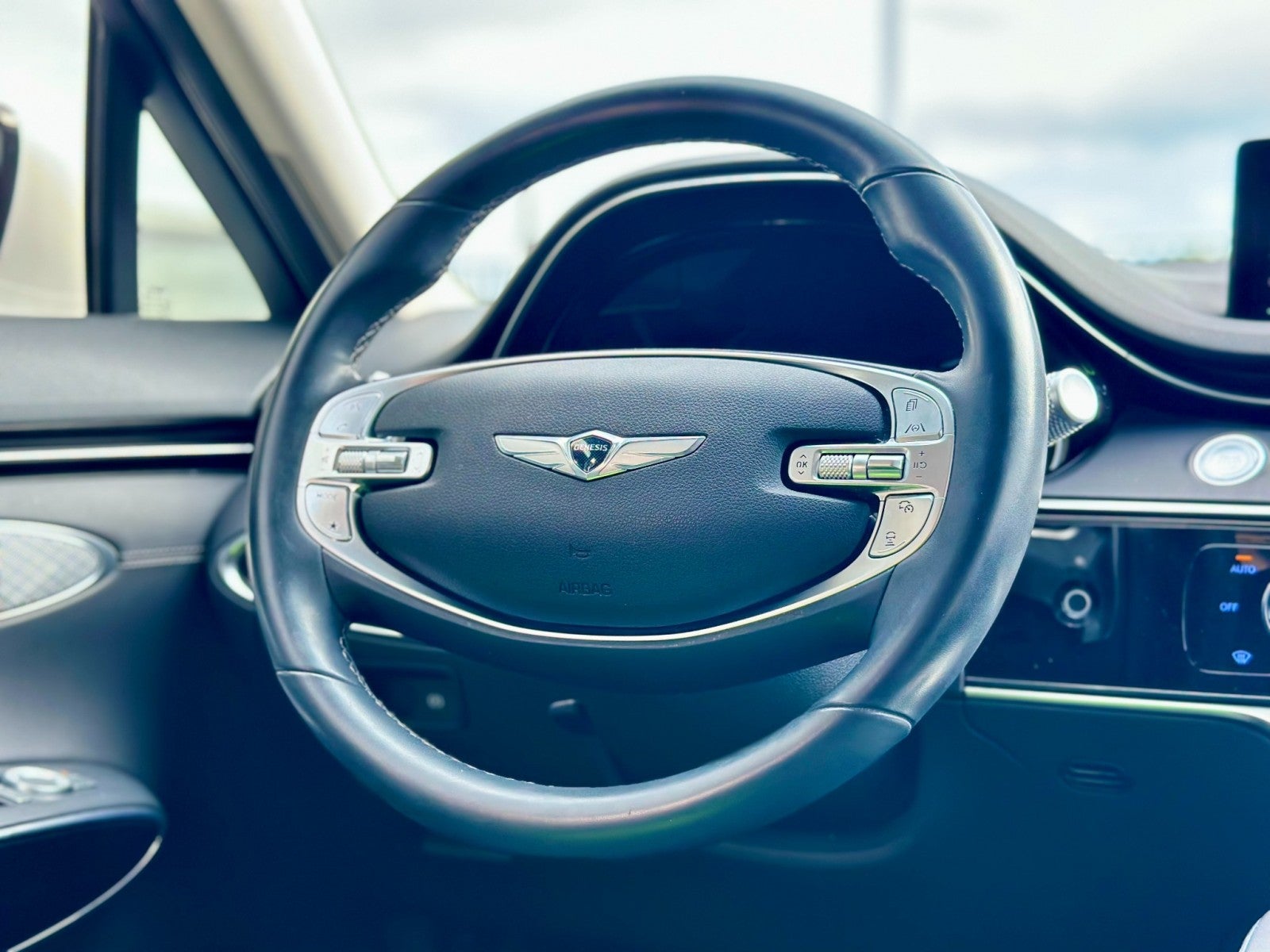 2023 Genesis GV70 2.5T